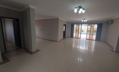 Samborondon, Se renta linda casa de 4 dormitorios con piscina