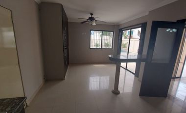 Samborondon, Se renta linda casa de 4 dormitorios con piscina