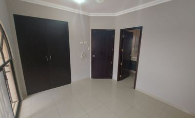 Samborondon, Se renta linda casa de 4 dormitorios con piscina