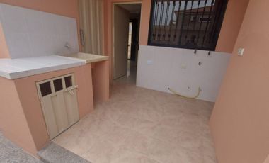 Samborondon, Se renta linda casa de 4 dormitorios con piscina