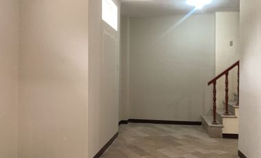 Alquiler casa esquinera 2 planta de 80m2   Ciudadela Guayacanes
