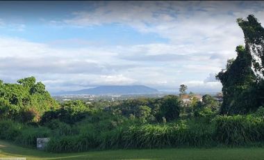 unfurnished house for lease with spacious garden 4br+1  near Ayala malls  Nuvali