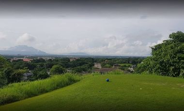 unfurnished house for lease with spacious garden 4br+1  near Ayala malls  Nuvali