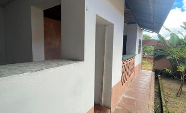 Esta casa antigua ha resistido el paso del tiempo, ahora espera una nueva mirada. Lamas, Perú.