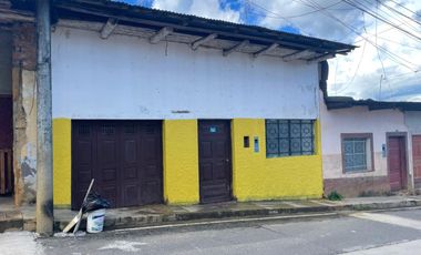 Esta casa antigua ha resistido el paso del tiempo, ahora espera una nueva mirada. Lamas, Perú.