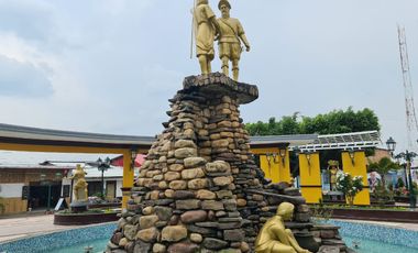 Esta casa antigua ha resistido el paso del tiempo, ahora espera una nueva mirada. Lamas, Perú.