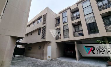 Good Investment Opportunity: Second-Hand Townhouse for Sale in Mandaluyong City