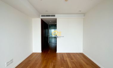 The River Condominium - High Floor 2 Beds + Studio Facing IconSiam for Sale!