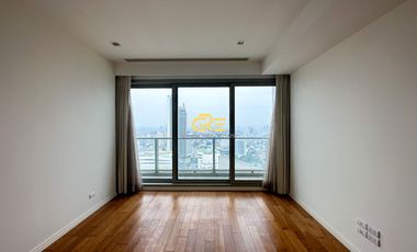 The River Condominium - High Floor 2 Beds + Studio Facing IconSiam for Sale!