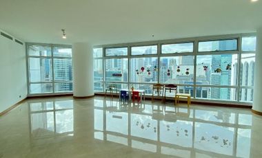 Three Bedrooms Unit For Sale at Two Roxas Triangle