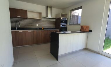 Hermosa Casa En Renta  a 2 min de Av Las Torres a Espaldas de Town Square