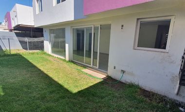Hermosa Casa En Renta  a 2 min de Av Las Torres a Espaldas de Town Square