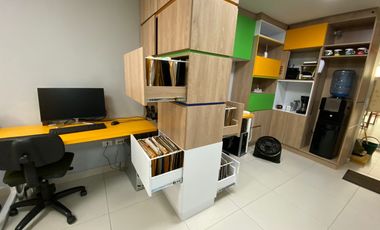 QUO BUSINESS CENTER P.H.