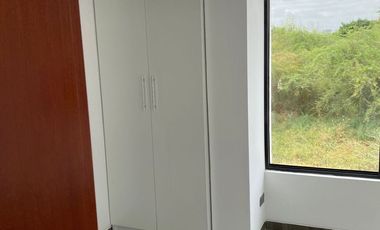 VENDO CASA DE ESTRENO DE DOS PISOS MAS AZOTEA EN BOULEVARD PARK PLAZA
