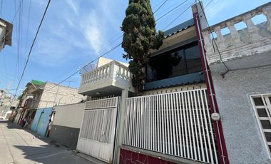 Casa en venta, en la Col.  Juventino Rosas, Iztacalco, Ciudad de México