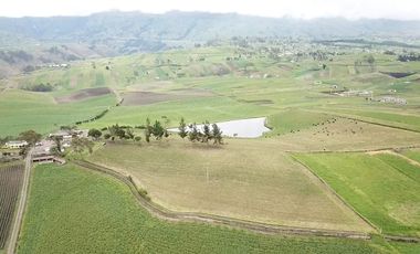 HACIENDA EN PÍLLARO