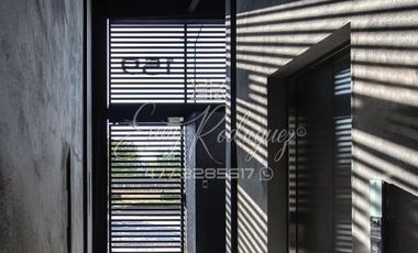 DEPARTAMENTO EN RENTA, ALDABA RESIDENCIAL, NUEVO, 2 REC CON BAÑO Y VESTIDOR, 2 AUTOS.