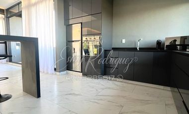 DEPARTAMENTO EN RENTA, ALDABA RESIDENCIAL, NUEVO, 2 REC CON BAÑO Y VESTIDOR, 2 AUTOS.