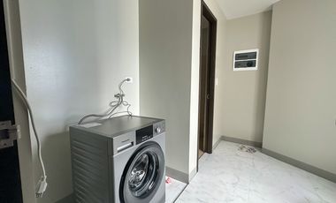 FOR RENT: 1 Bedroom w/ Balcony in The Ellis, Makati