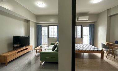 FOR RENT: 1 Bedroom w/ Balcony in The Ellis, Makati
