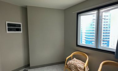 FOR RENT: 1 Bedroom w/ Balcony in The Ellis, Makati