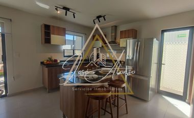 Casa en Queretaro con estacionamiento semitechado ppasillo lateral Entrega Inmediata Zire Zona Zakia condominio con alberca