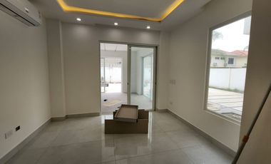 Samborondon, Venta de Hermosa Casa de Estreno 4 Dorm.