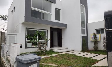 Samborondon, Venta de Hermosa Casa de Estreno 4 Dorm.