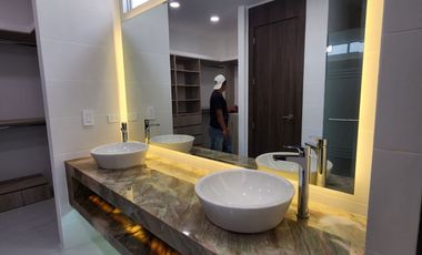 Samborondon, Venta de Hermosa Casa de Estreno 4 Dorm.