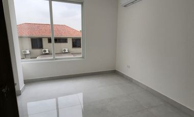 Samborondon, Venta de Hermosa Casa de Estreno 4 Dorm.