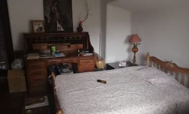 EXCELENTE CASA, ARQUITECTURA MUY CALIDA CON GRAN TERRAZA