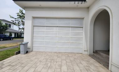 Samborondon, Alquilo Hermosa Casa Amoblada con Vista al Lago