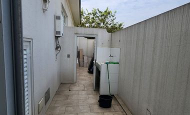 Samborondon, Alquilo Hermosa Casa Amoblada con Vista al Lago