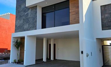 Casa en Venta con #Roofgarden y Vista a la Laguna de Mandinga, ubicada en la Zona ➕️ Exclusiva de Veracruz.