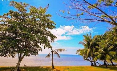Beach Front Villa Townhouse For Sale-By The Beach-UNIQUE BEACH LIFE EXPERIENCE – OCEANFRONT