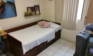 En venta casa de 4 dormitorios en Urb. La Joya.