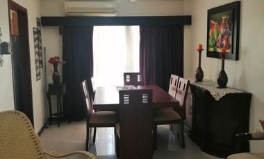 En venta casa de 4 dormitorios en Urb. La Joya.