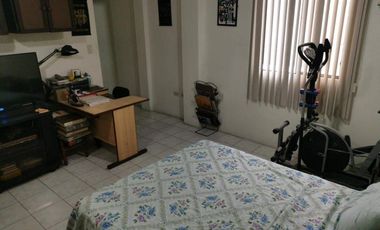 En venta casa de 4 dormitorios en Urb. La Joya.