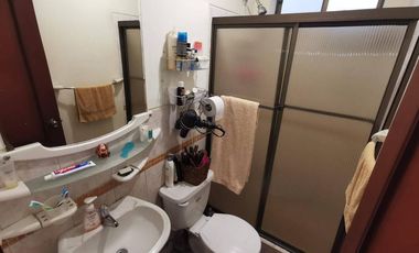 En venta casa de 4 dormitorios en Urb. La Joya.