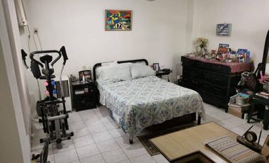 En venta casa de 4 dormitorios en Urb. La Joya.