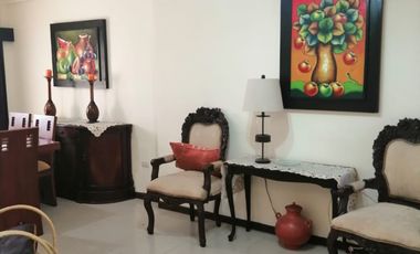 En venta casa de 4 dormitorios en Urb. La Joya.