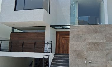 VENDO CASA NUEVA BOSQUE ESMERALADA UNICA