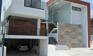 VENDO CASA NUEVA BOSQUE ESMERALADA UNICA