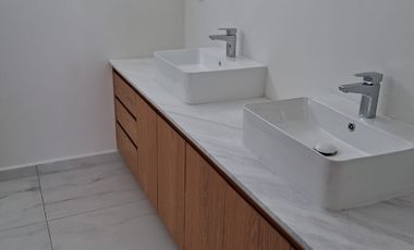 VENDO CASA NUEVA BOSQUE ESMERALADA UNICA