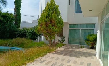 CASA  VENTA BUGAMBILIAS  OPORTUNIDAD ZAPOPAN JAL.