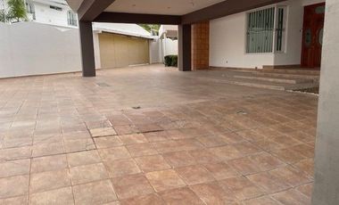 CASA  VENTA BUGAMBILIAS  OPORTUNIDAD ZAPOPAN JAL.