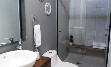 Hermosa Casa con Bonitos Acabados, Super bien Distribuida. (Zona Pueblito Colonial)