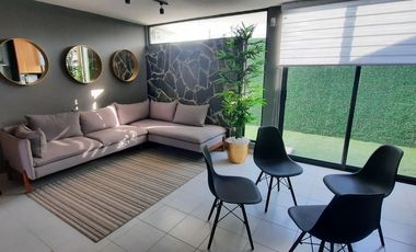 Hermosa Casa con Bonitos Acabados, Super bien Distribuida. (Zona Pueblito Colonial)