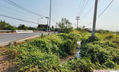 Land for sale on Jesadawithi Rd, Mahachai, Samut Sakhon, 21.5 rai 11 mil/rai.
