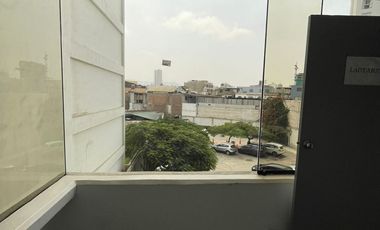 VENTA O ALQUILER DE OFICINA COMERCIAL EN AV. PRINCIPAL, SANTA CATALINA
